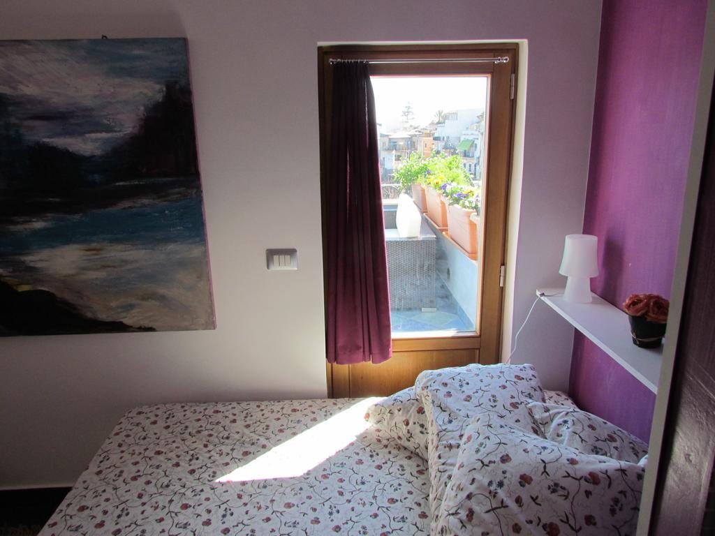 Bed and Breakfast La Terrazza sul Mare Aci Castello Esterno foto